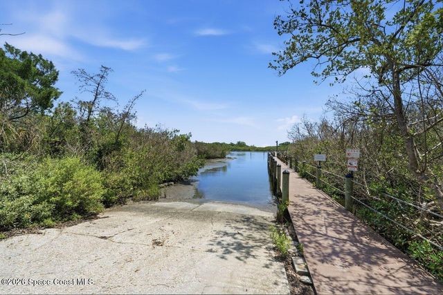 304 Portside Lane, Edgewater, FL 32141