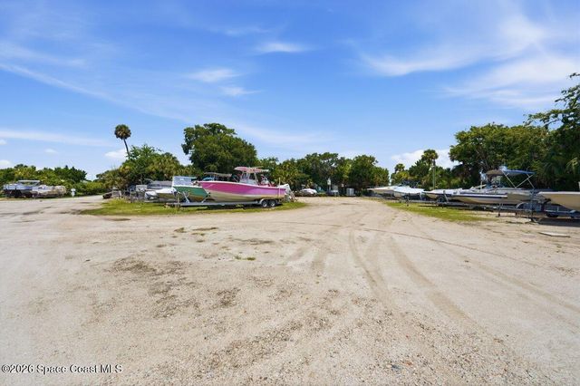 304 Portside Lane, Edgewater, FL 32141