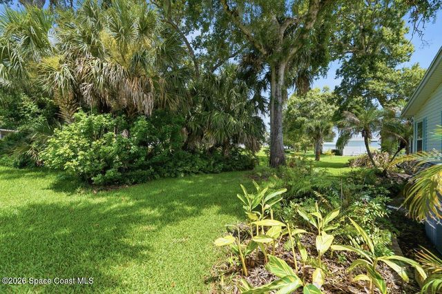 304 Portside Lane, Edgewater, FL 32141