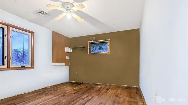 341 Jefferson Street, Carneys Point, NJ 08069