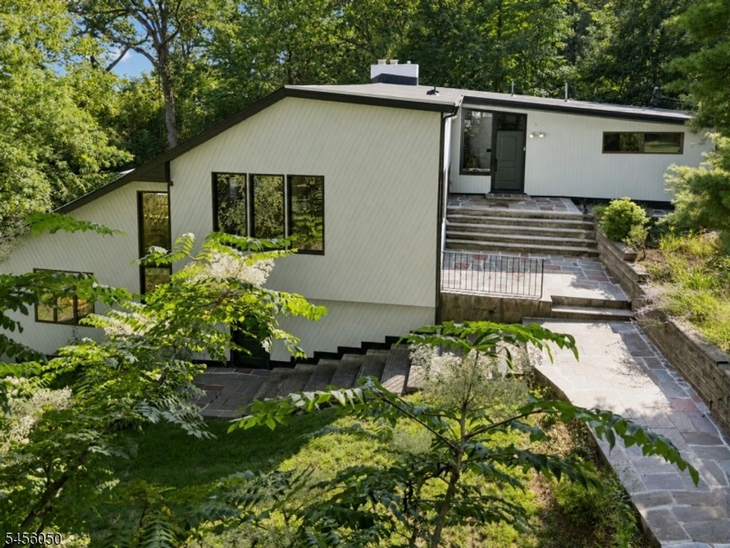 26 SKYLINE DRIVE, Watchung Boro, NJ 07069 — exterior
