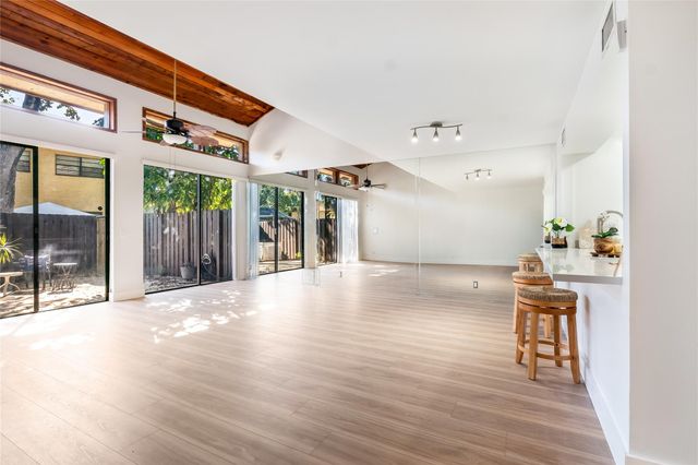 7920 NW 11th Ct, Plantation, FL 33322