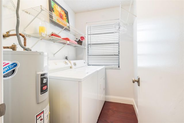 7920 NW 11th Ct, Plantation, FL 33322