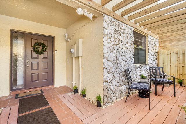 7920 NW 11th Ct, Plantation, FL 33322