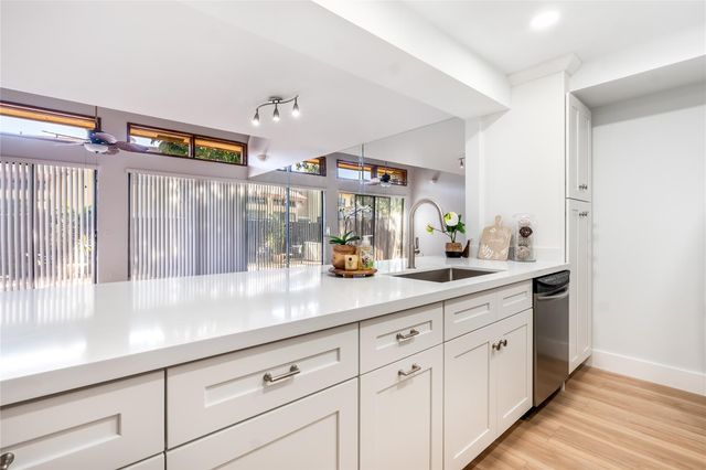 7920 NW 11th Ct, Plantation, FL 33322