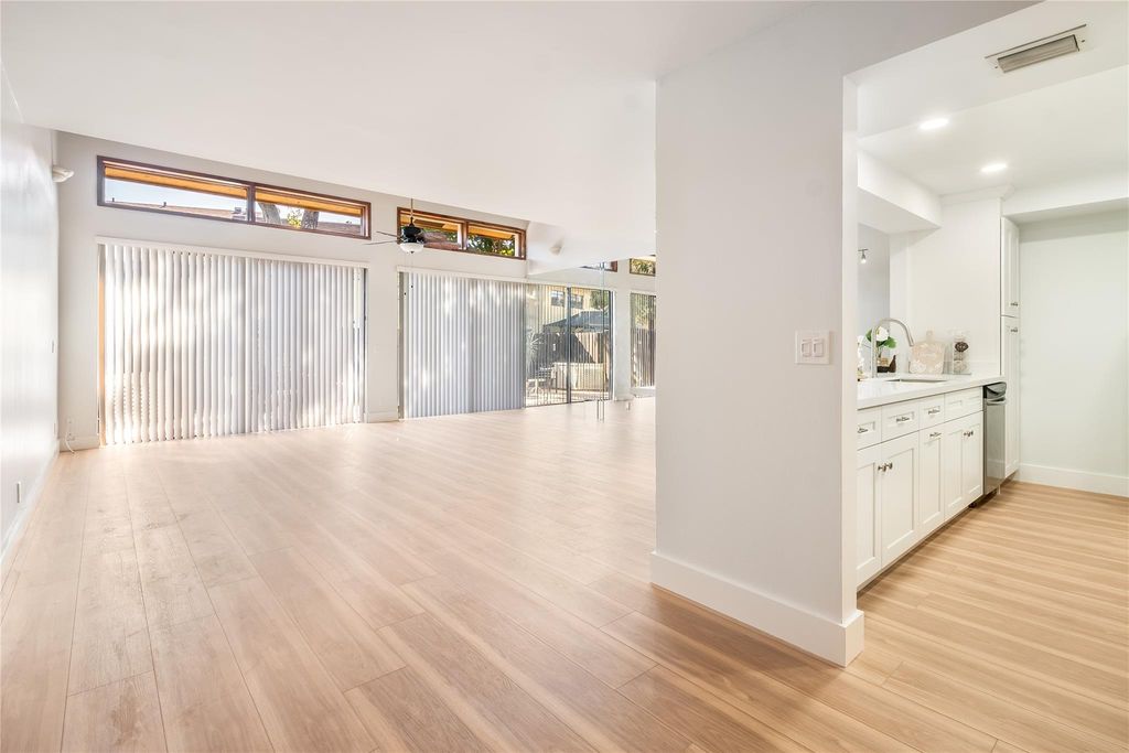 7920 NW 11th Ct, Plantation, FL 33322