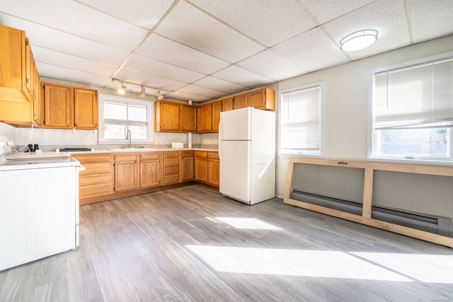 54 Mowry Avenue, Norwich, CT 06360