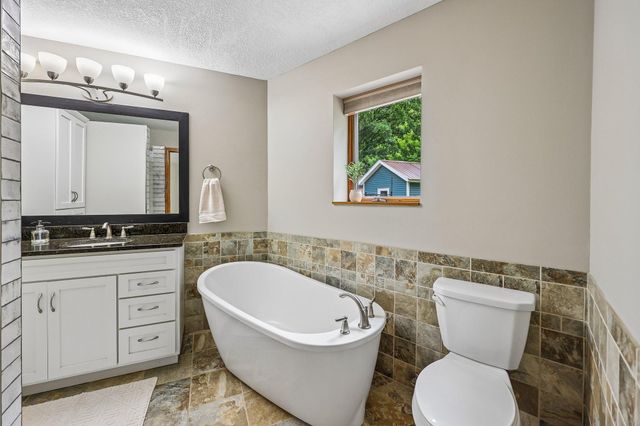 38295 Golf Avenue, North Branch, MN 55056
