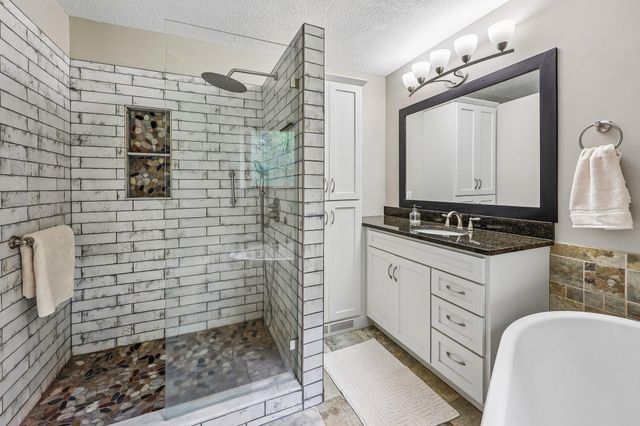 38295 Golf Avenue, North Branch, MN 55056