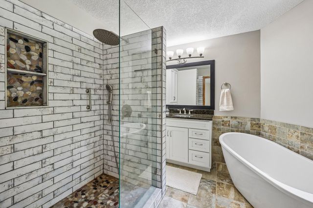 38295 Golf Avenue, North Branch, MN 55056