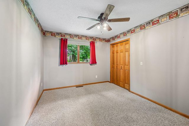 38295 Golf Avenue, North Branch, MN 55056