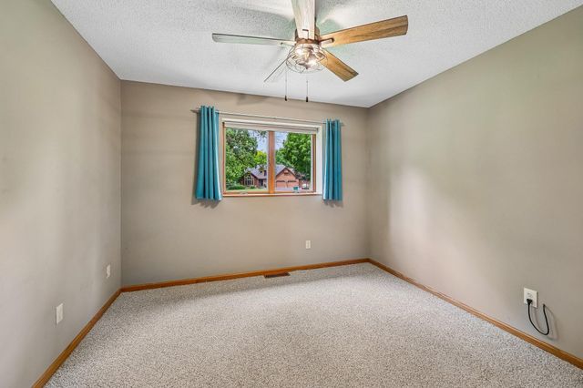 38295 Golf Avenue, North Branch, MN 55056