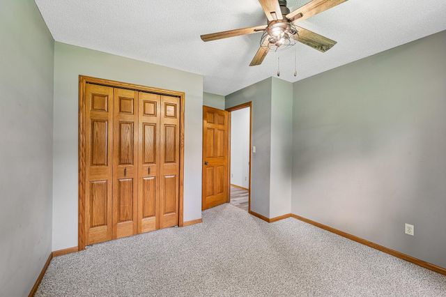 38295 Golf Avenue, North Branch, MN 55056