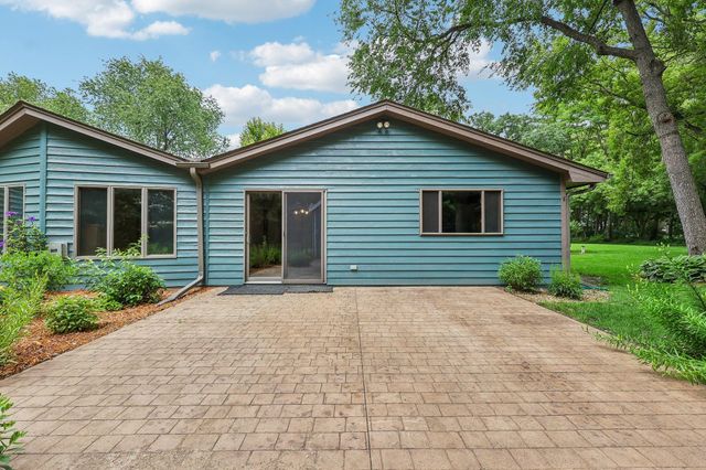 38295 Golf Avenue, North Branch, MN 55056