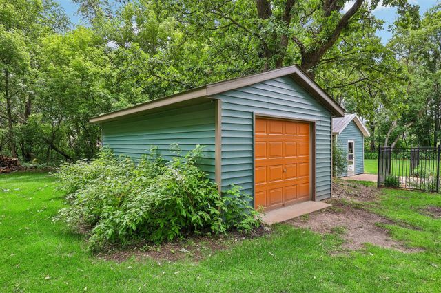 38295 Golf Avenue, North Branch, MN 55056
