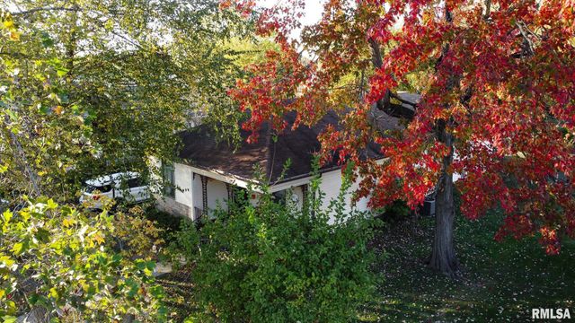 806 E BOULEVARD Street, Marion, IL 62959