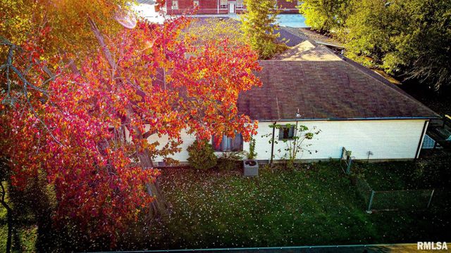 806 E BOULEVARD Street, Marion, IL 62959