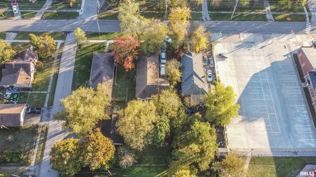 806 E BOULEVARD Street, Marion, IL 62959