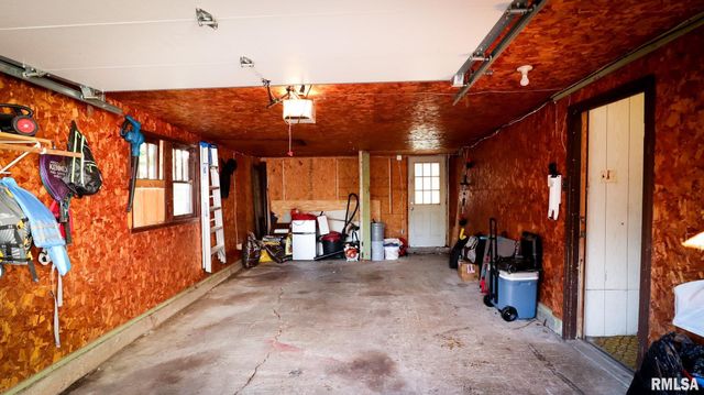 806 E BOULEVARD Street, Marion, IL 62959