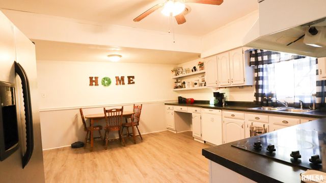 806 E BOULEVARD Street, Marion, IL 62959