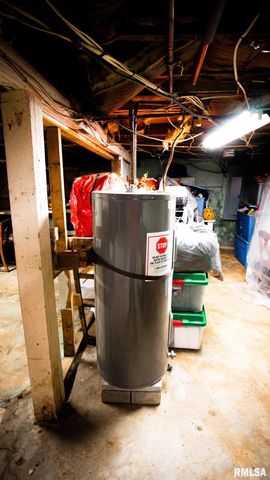 806 E BOULEVARD Street, Marion, IL 62959