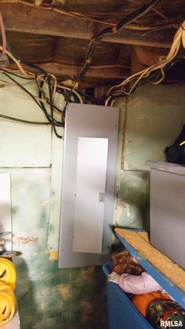 806 E BOULEVARD Street, Marion, IL 62959