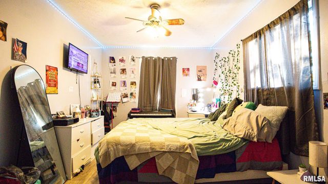 806 E BOULEVARD Street, Marion, IL 62959