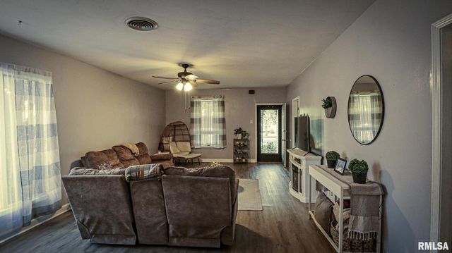 806 E BOULEVARD Street, Marion, IL 62959