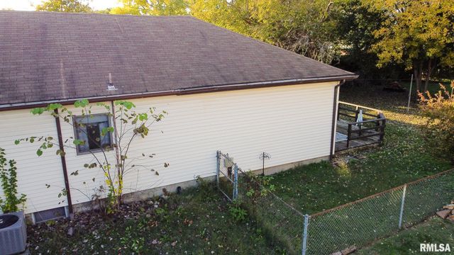 806 E BOULEVARD Street, Marion, IL 62959