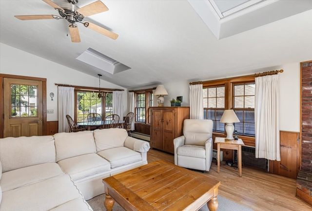 421 Market St, Rockland, MA 02370