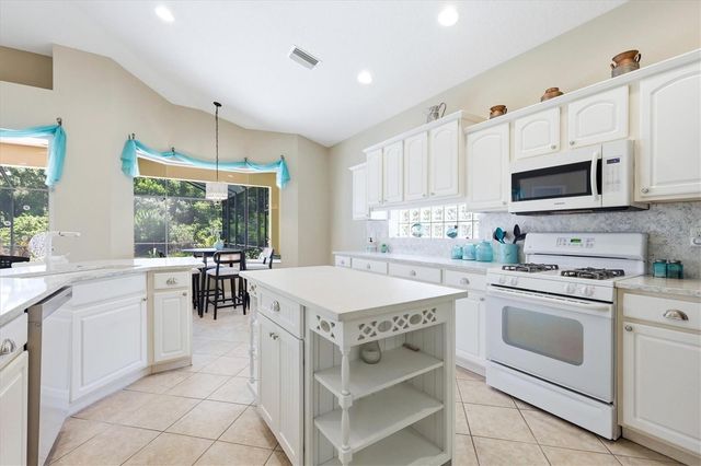 6420 ROOKERY CIRCLE, Bradenton, FL 34203