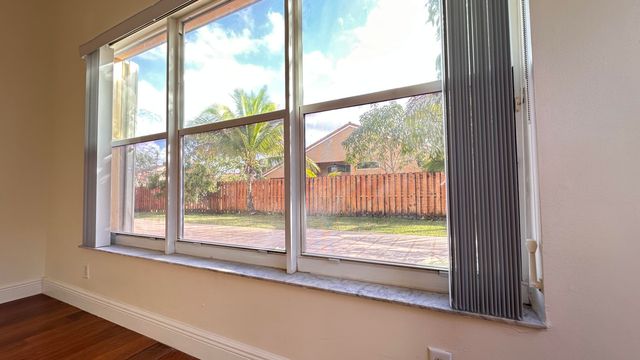 19010 SW 10th Street, Pembroke Pines, FL 33029