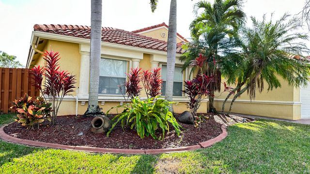 19010 SW 10th Street, Pembroke Pines, FL 33029