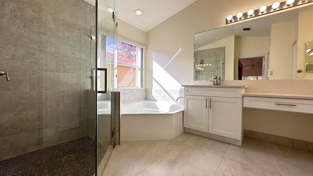 19010 SW 10th Street, Pembroke Pines, FL 33029