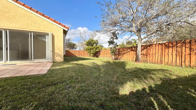 19010 SW 10th Street, Pembroke Pines, FL 33029