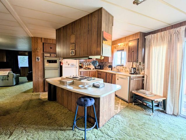 26310 N River Estates Dr, Chattaroy, WA 99003