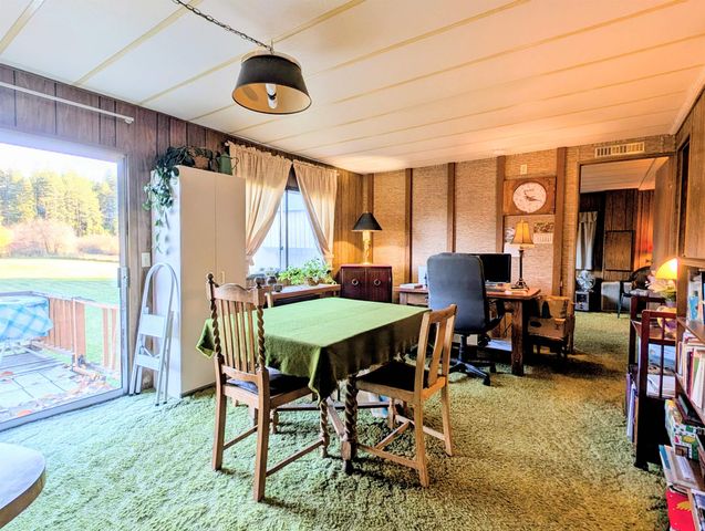 26310 N River Estates Dr, Chattaroy, WA 99003