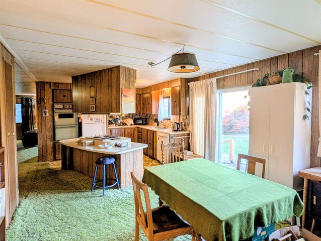 26310 N River Estates Dr, Chattaroy, WA 99003