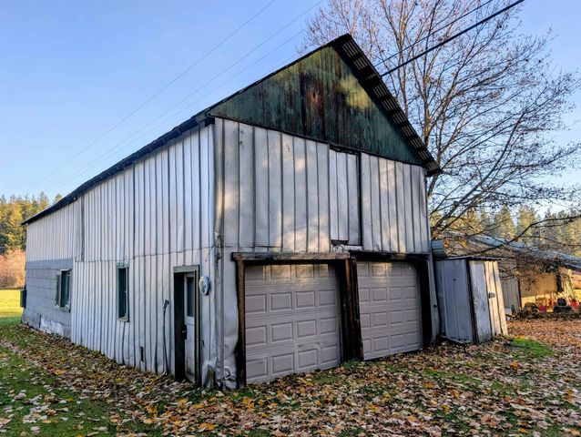 26310 N River Estates Dr, Chattaroy, WA 99003