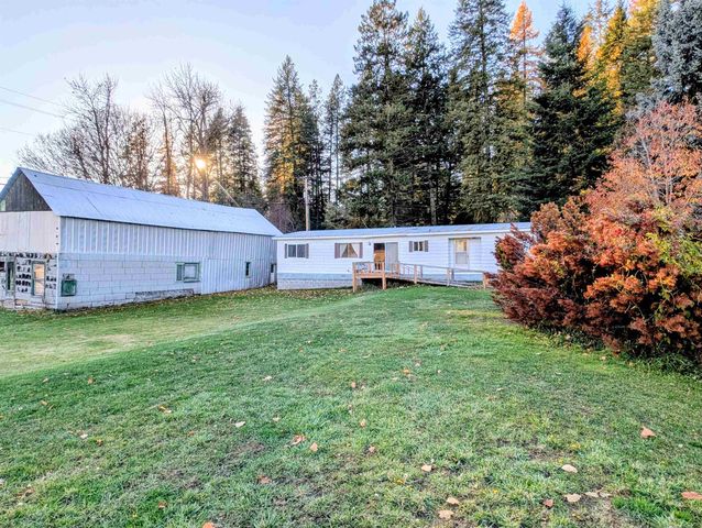 26310 N River Estates Dr, Chattaroy, WA 99003
