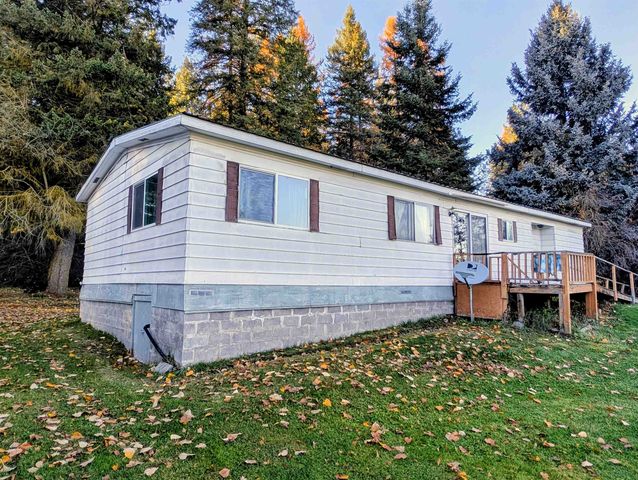 26310 N River Estates Dr, Chattaroy, WA 99003