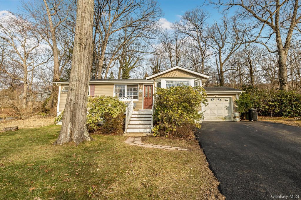 55 Glenwood Road, Monroe, NY 10950