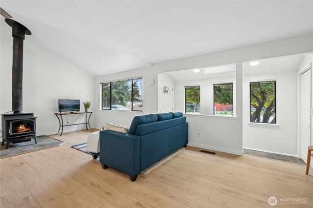 30637 1st Place SW, Federal Way, WA 98023