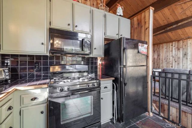 42788 Monterey, Big Bear Lake, CA 92315