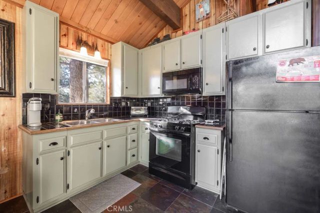 42788 Monterey, Big Bear Lake, CA 92315