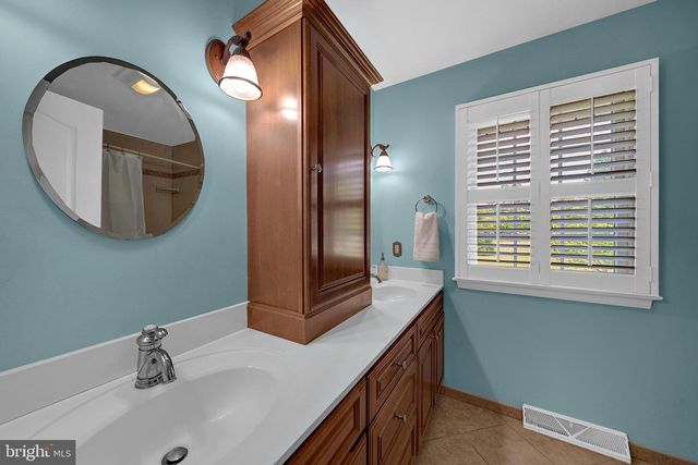 223 LAMBERTVILLE HOPEWELL RD, Hopewell, NJ 08525