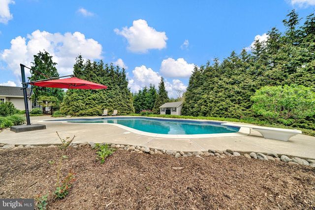 223 LAMBERTVILLE HOPEWELL RD, Hopewell, NJ 08525