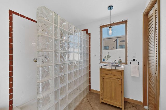 324 Wellesley Drive SE, Albuquerque, NM 87106