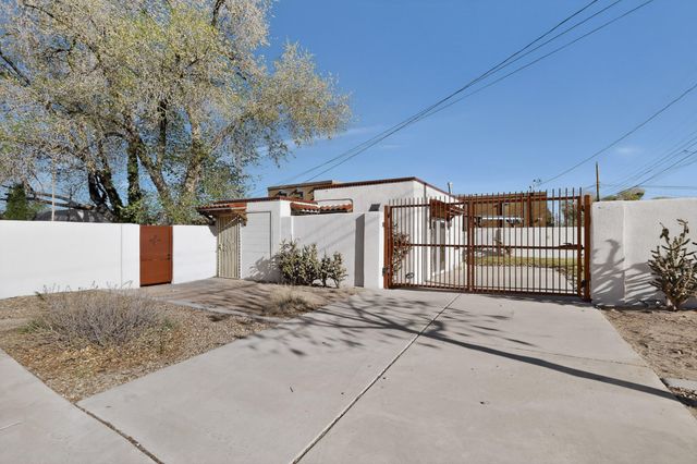 324 Wellesley Drive SE, Albuquerque, NM 87106