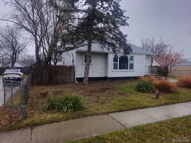 912 Markham Street, Flint, MI 48507